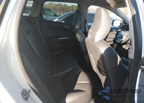 2015 Volvo Xc60 T5 Premier из США, поврежденный, VIN YV426MDB1F2586860